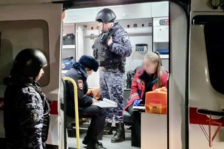 В Омске росгвардейцы задержали гражданина, напавшего на сотрудника скорой медицинской помощи