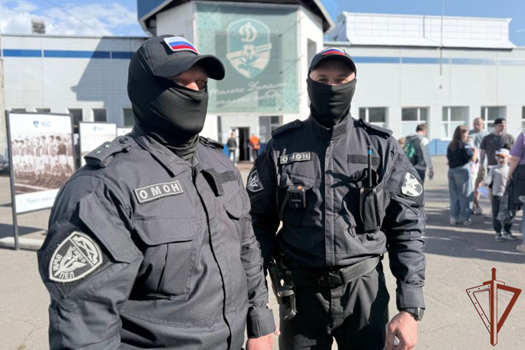 В Вологде росгвардейцы обеспечили безопасность футбольного матча