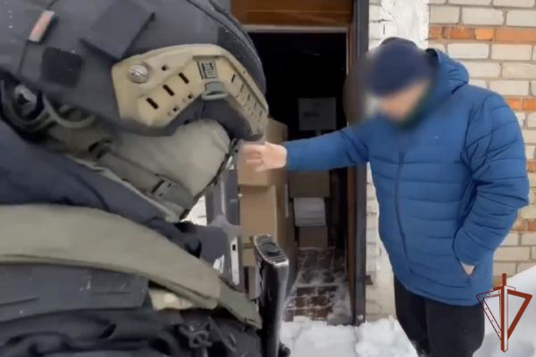 В Тверской области при силовой поддержке спецназа Росгвардии пресечен сбыт контрафактной продукции