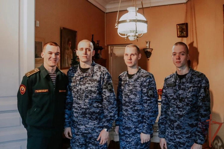 Курсанты военных вузов Росгвардии прошли стажировку в воинских частях на северо-западе страны