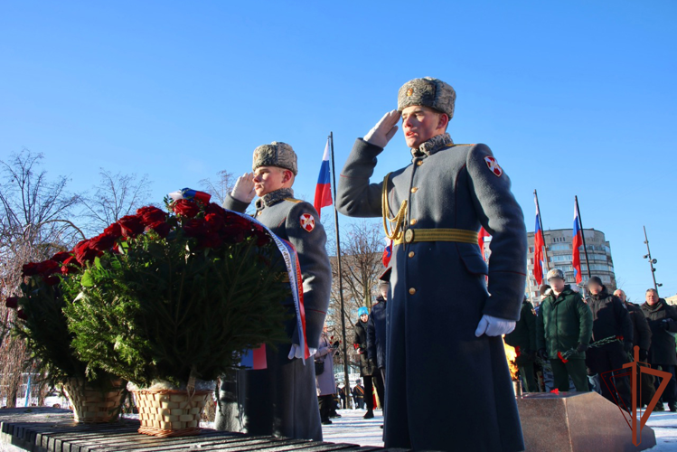В Санкт-Петербурге росгвардейцы почтили память россиян, исполнявших служебный долг за пределами Отечества