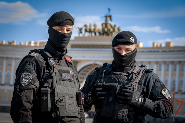 Росгвардейцы обеспечили безопасность проведения репетиции Парада Победы в Санкт-Петербурге