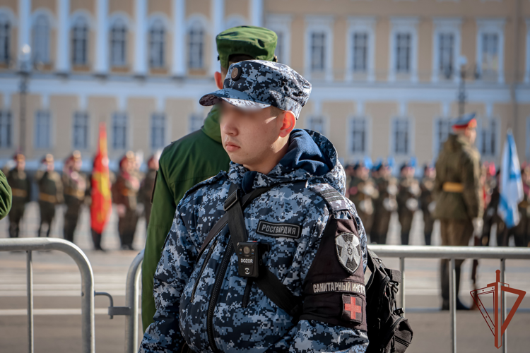 Росгвардейцы обеспечили безопасность проведения репетиции Парада Победы в Санкт-Петербурге