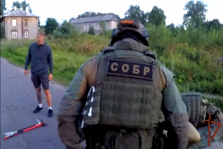 При содействии СОБР Росгвардии задержан наркопреступник в Архангельске (видео)