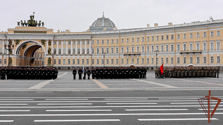 В Санкт-Петербурге курсанты Военной академии Росгвардии приняли участие в репетиции Парада Победы