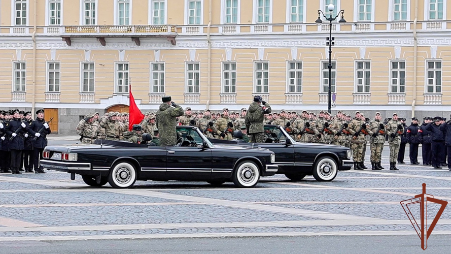 В Санкт-Петербурге курсанты Военной академии Росгвардии приняли участие в репетиции Парада Победы
