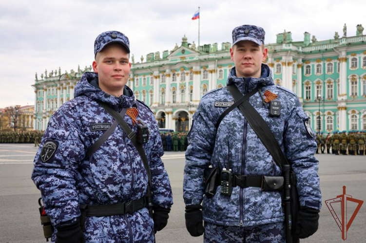 Безопасность репетиции Парада Победы в Санкт-Петербурге обеспечили росгвардейцы