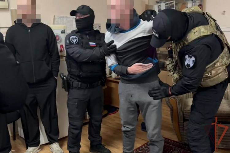В Калиниградской области сотрудники ОМОН Росгвардии оказали содействие в задержании гражданина, который пропагандировал криминальную идеологию