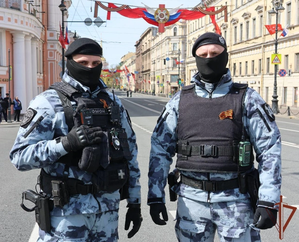 Военнослужащие и сотрудники Северо-Западного округа Росгвардии обеспечили безопасность празднования Дня Победы