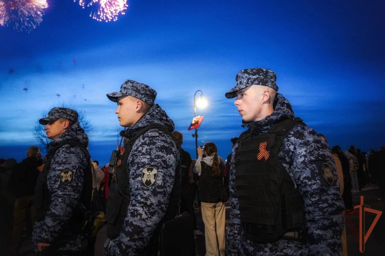 Военнослужащие и сотрудники Северо-Западного округа Росгвардии обеспечили безопасность празднования Дня Победы