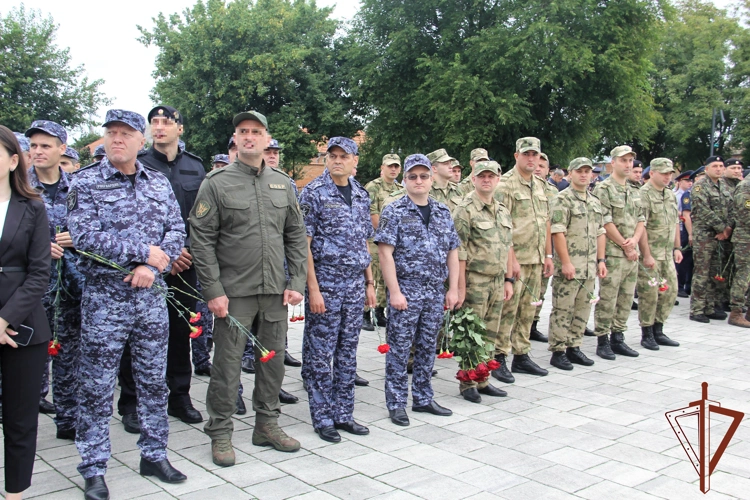 В Северной Осетии росгвардейцы почтили память жертв бесланской трагедии