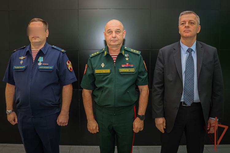 В Санкт-Петербурге росгвардейцам-участникам СВО вручены государственные награды