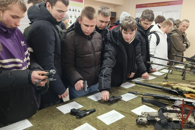Росгвардейцы провели патриотические мероприятия на северо-западе страны в преддверии юбилея ведомства