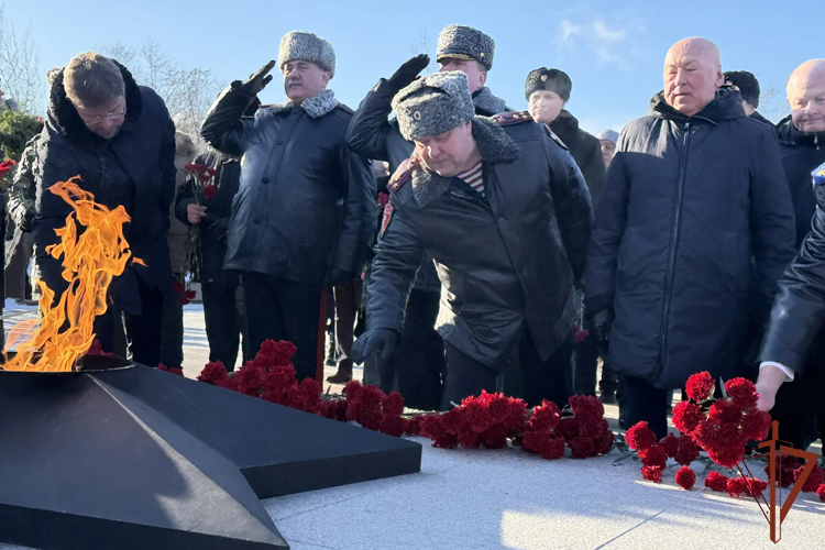 Память защитников Отечества почтили росгвардейцы в регионах Сибири