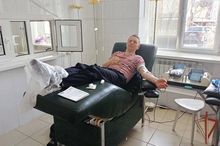 В регионах Центральной России росгвардейцы поддержали ведомственную донорскую акцию «От сердца к сердцу» (видео)