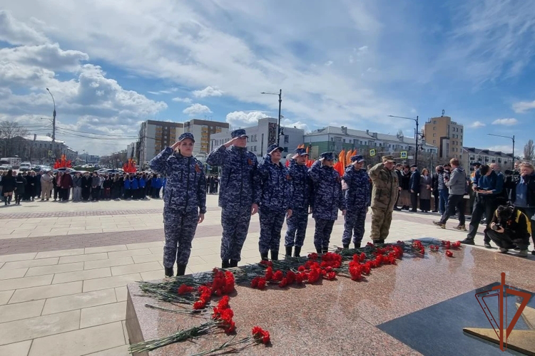 Росгвардия приняла участие в акции «Георгиевская ленточка» в Липецке