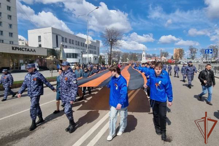 Росгвардия приняла участие в акции «Георгиевская ленточка» в Липецке