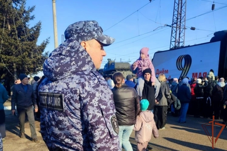 В Красноярском крае росгвардейцы обеспечили правопорядок во время прибытия «Поезда Победы»