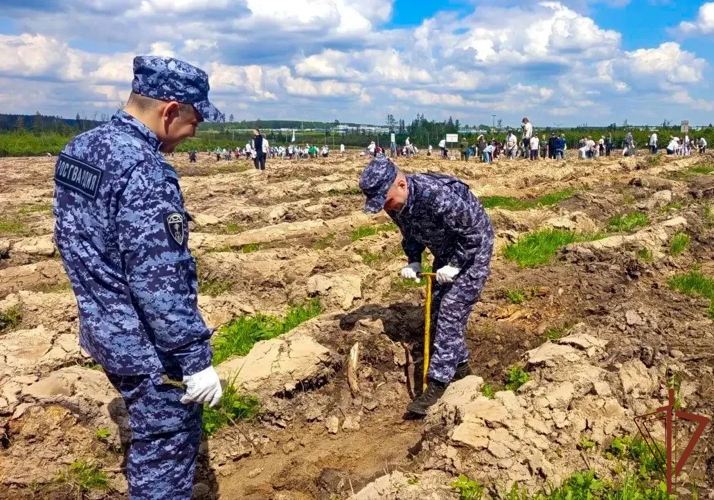 Росгвардейцы приняли участие в Международной акции «Сад памяти» в Подмосковье