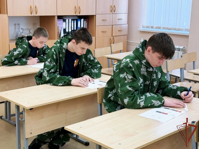 Росгвардейцы выступили наставниками на слёте «Кадетская слава» в Подмосковье