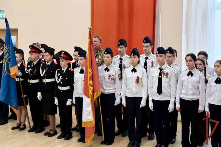 Росгвардейцы выступили наставниками на слёте «Кадетская слава» в Подмосковье