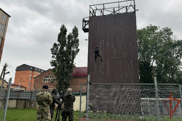 Съемочная группа телеканала «НТВ» побывала в дагестанском ОМОН «Горец»