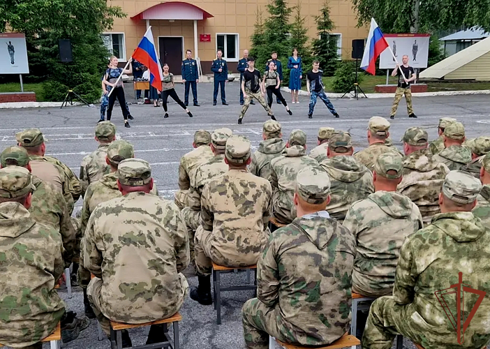 Творческий коллектив Уральского округа Росгвардии представил новую концертную программу в День России