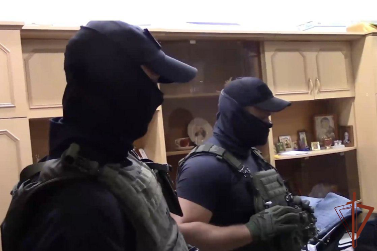 При содействии Росгвардии в Ульяновске задержаны участники экстремистского движения (видео)