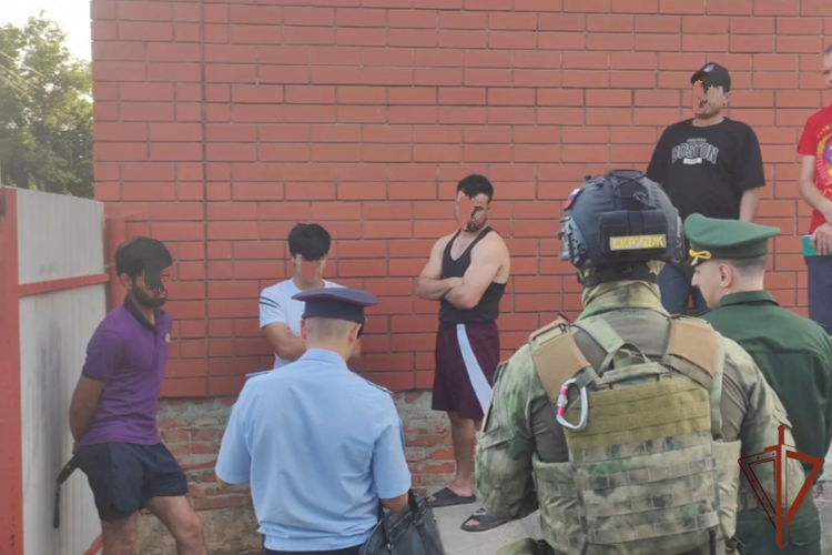 При содействии ОМОН Росгвардии в Тамбове проведен рейд по соблюдению миграционного законодательства