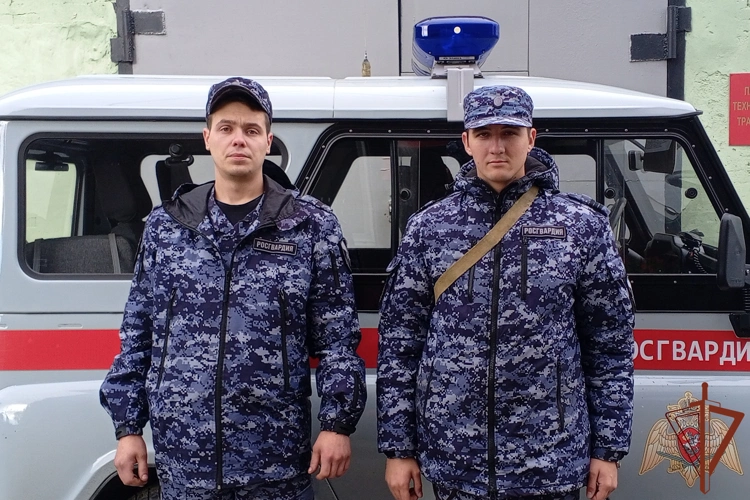 На севере Свердловской области росгвардейцы обезопасили микрорайон города от дикого животного
