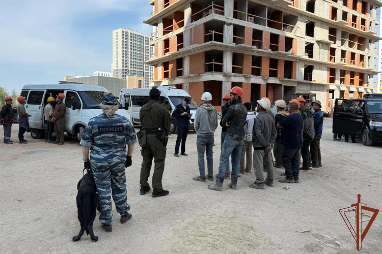 В Татарстане при содействии СОБР Росгвардии проведены рейды по выявлению нарушителей миграционного законодательства