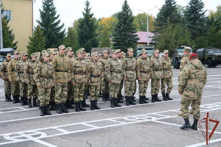 Кадеты Росгвардии познакомились с работой артиллерийского подразделения в Подмосковье