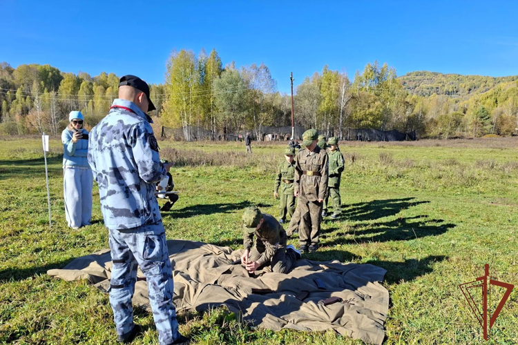 Росгвардейцы в Сибири провели военно-патриотические и просветительские мероприятия для молодежи