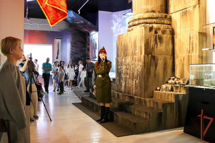 Росгвардейцы стали участниками всероссийской акции «Ночь музеев» в Йошкар-Оле (видео)