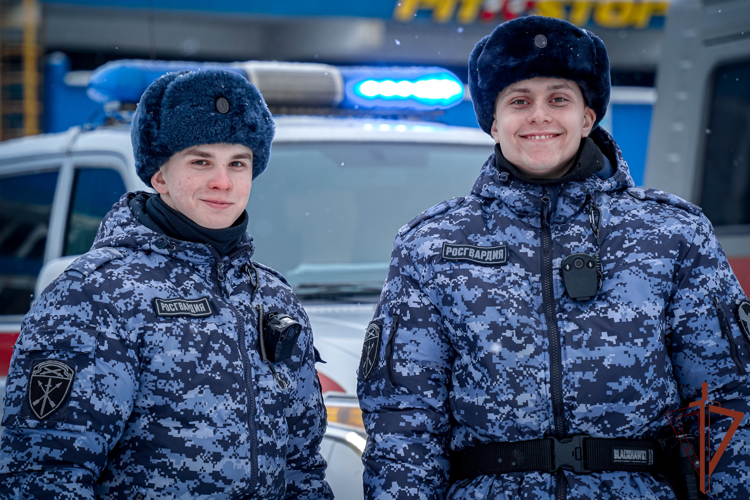 Петербургские росгвардейцы обеспечили безопасность матча КХЛ