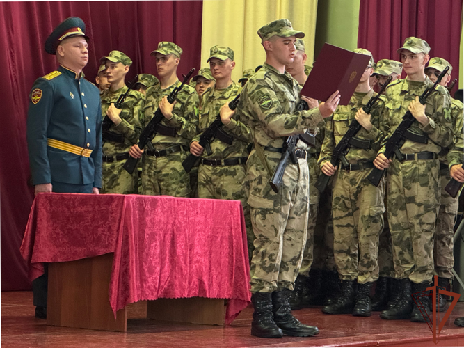 В Пятигорске новобранцы Росгвардии приведены к военной присяге