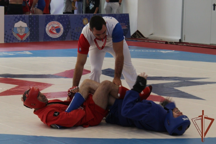В Южном округе Росгвардии подвели итоги чемпионата по самбо и боевому самбо