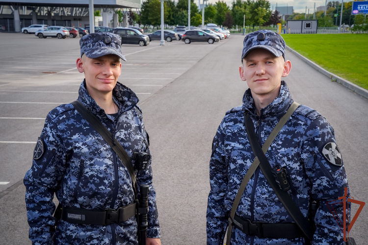 В Санкт-Петербурге военнослужащие и сотрудники Росгвардии обеспечили безопасность матча КХЛ