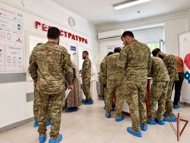Сотрудники вневедомственной охраны Росгвардии стали донорами крови в Чеченской Республике