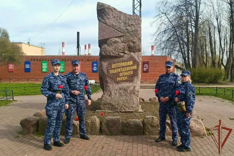 В Северо-Западном округе Росгвардии почтили память жертв радиационных аварий и катастроф