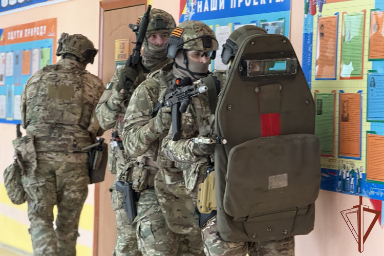 Росгвардейцы в Сибири приняли участие во всероссийских учениях по обеспечению безопасности объектов образования