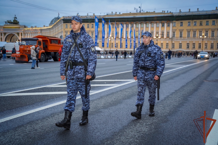 Росгвардейцы обеспечили безопасность праздничного концерта в честь Дня города Санкт-Петербурга