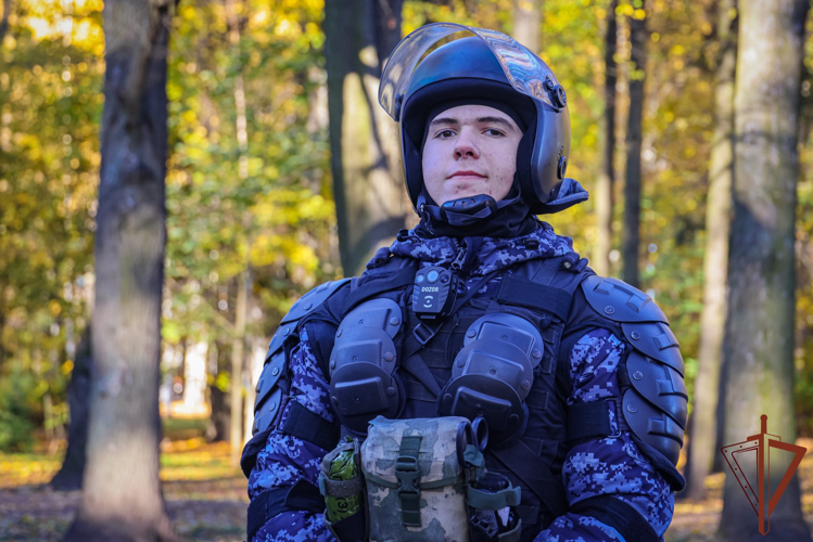 В Санкт-Петербурге росгвардейцы обеспечили безопасность футбольного матча «Зенит» - «Ахмат»