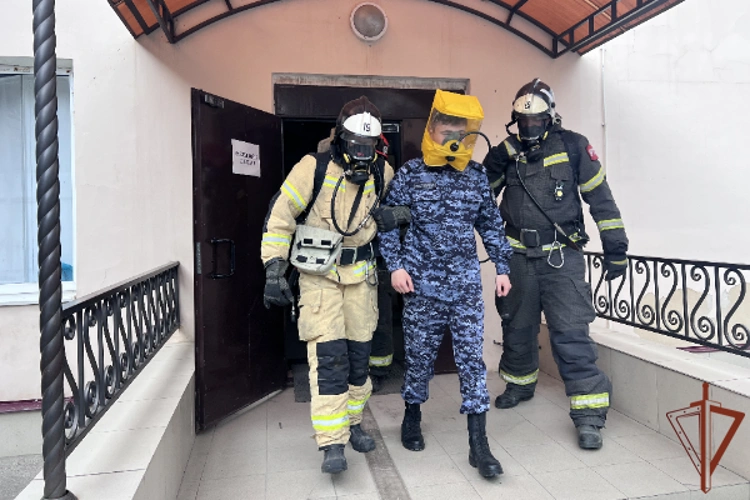 Пожарно-тактическое занятие сотрудников Росгвардии и МЧС прошло в Ессентуках