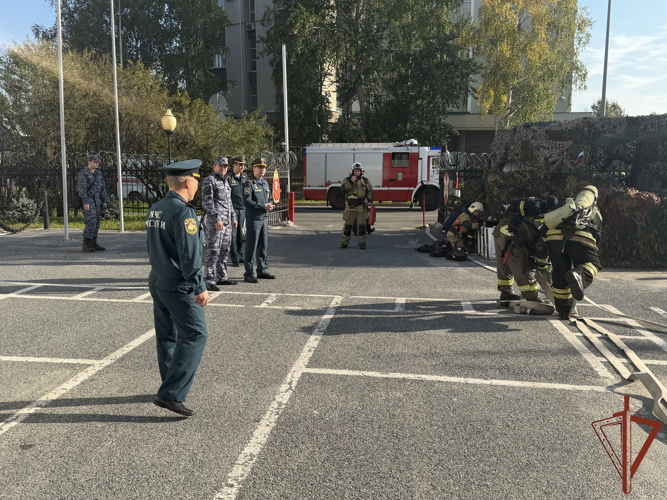 В Ханты-Мансийском автономном округе – Югре прошли совместные противопожарные учения Росгвардии и МЧС