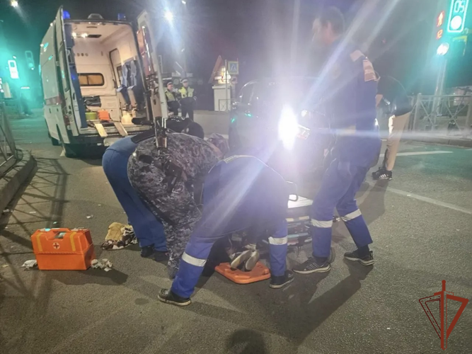 В Ленобласти росгвардейцы оказали помощь пострадавшим в ДТП на пешеходном переходе