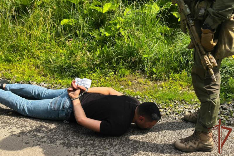В Пензе при содействии спецназа Росгвардии пресечена попытка передачи изделий двойного назначения иностранному представителю (видео)