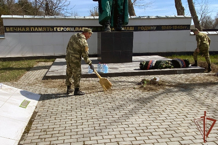В Чеченской Республике военнослужащие Росгвардии поддержали всероссийскую акцию «Вахта памяти»