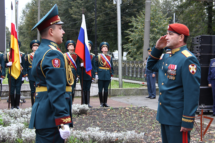 В Северной Осетии открыли памятник Герою России Марату Тибилову