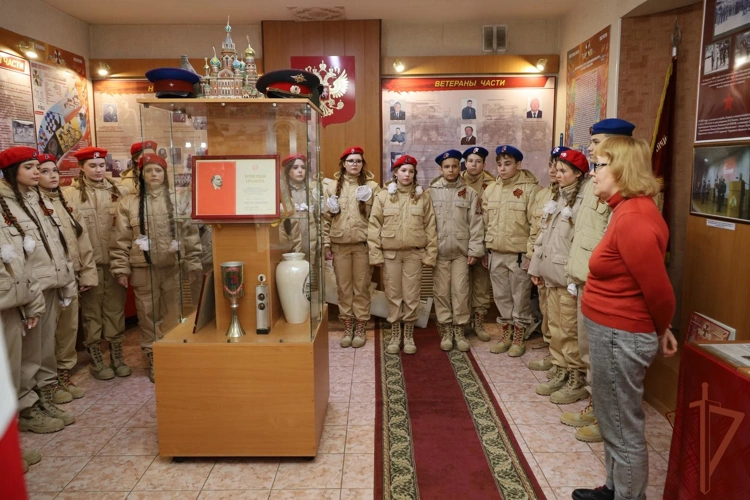 В казанском полку Росгвардии будущим призывникам рассказали о военной службе